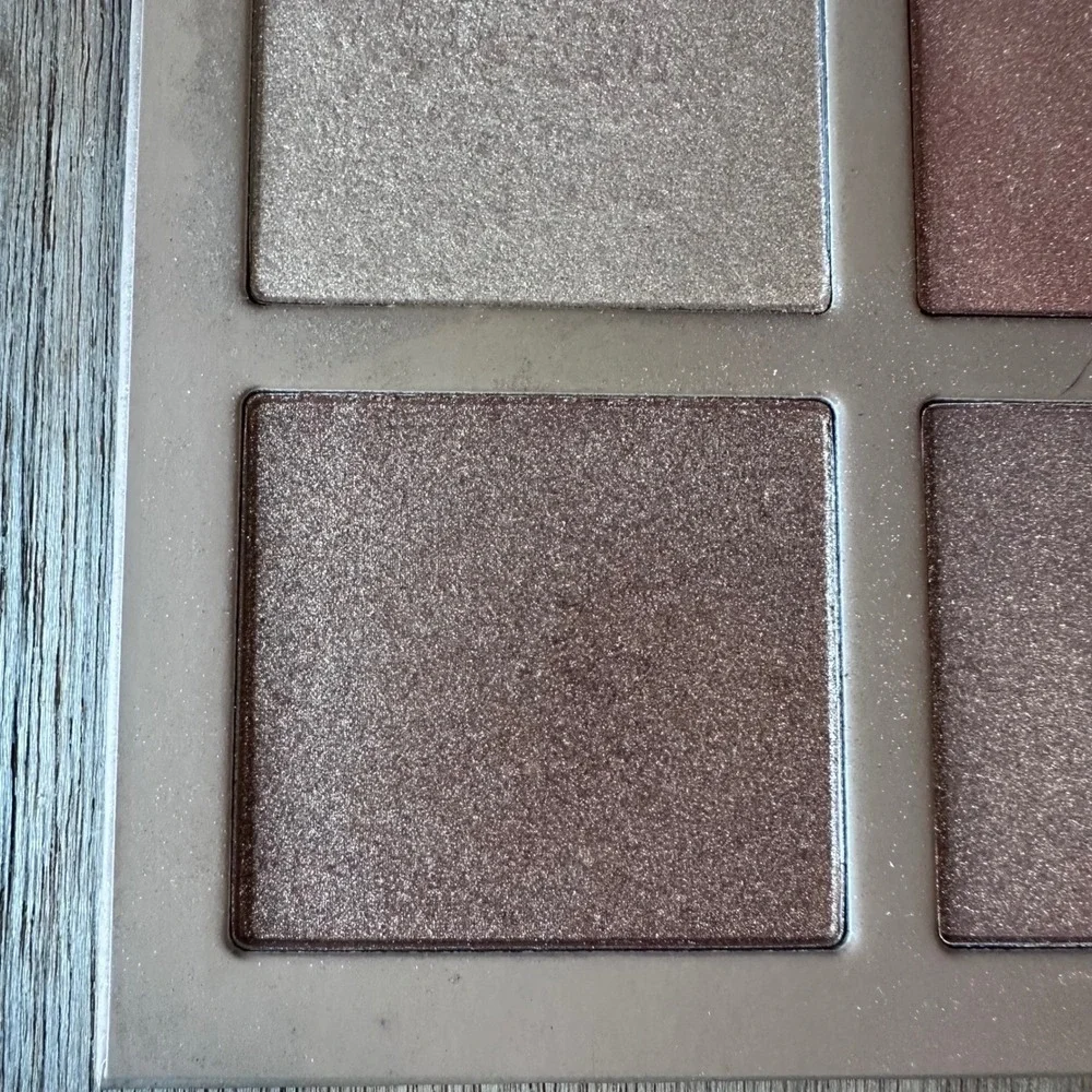 KKW Beauty Highlighter Palette 2 Gold Peach Bronze Shimmer